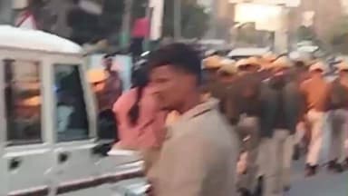 सागवाड़ा: सागवाड़ा शहर में पुलिस ने किया फ्लेग मार्च, अपराधियों में भय और आमजन में विश्वास बढ़ाने के लिए