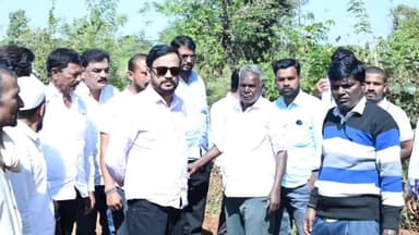 ಬಸವಕಲ್ಯಾಣ: ಸಸ್ತಾಪೂರ ಗ್ರಾಮಕ್ಕೆ ಮಾಜಿ ಎಂಎಲ್ಸಿ ವಿಜಯಸಿಂಗ್ ಭೇಟಿ, ರೈತರಿಗೆ ರಸ್ತೆ ಸೌಲಭ್ಯ ಕಲ್ಪಿಸಲು ಸೂಚನೆ