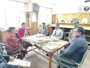 कंडाघाट: सोलन ज़िले में आयोजित राष्ट्रीय लोक अदालत में आपसी सहमति से निपटाए गए 6597 मामले