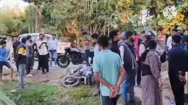 ধর্মনগর: ফের পথ দুর্ঘটনা সোনারোবাসা ৪নং ওয়ার্ড় এলাকায় দ্রুতগতির গাড়ির ধাক্কায় আহত হন বাইক চালক সুব্রত নাথ