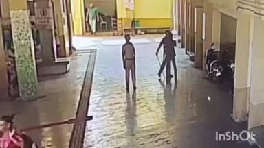 ચોરાસી: ઉધના બસ સ્ટોપ ખાતે યુનિયન માંથી કાઢી નાખેલા પૂર્વ હોદ્દેદારોએ એસટી નિયામક બસ ખાતે હોબાળો મચાવતા ફરિયાદ થવા પામી.