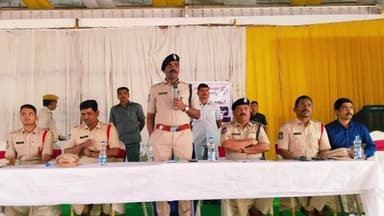 చివ్వెంల: ఎన్నికల విధుల్లో అలసత్వం వద్దు: పోలీసులకు ఎస్పీ నరసింహ ఆదేశాలు