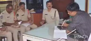 ఇల్లందు: ఇల్లందు సబ్ డివిజన్ పోలీస్ అధికారులతో పంచాయతీ ఎన్నికల నేపథ్యంలో సమీక్ష సమావేశాన్ని ఏర్పాటు చేసిన ఎస్పీ