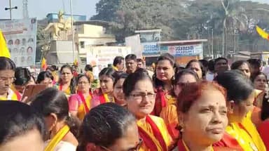 ದಾಂಡೇಲಿ: ನಗರದಲ್ಲಿ ಗಮನ ಸೆಳೆದ ಜಿಲ್ಲಾ ಕನ್ನಡ ಸಾಹಿತ್ಯ ಸಮ್ಮೇಳನದ ಸರ್ವಾಧ್ಯಕ್ಷರ ಭವ್ಯ ಮೆರವಣಿಗೆ