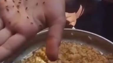 ಕೊಪ್ಪಳ: ಹಳೆ ನಿಂಗಾಪುರ ಶಾಲೆಯಲ್ಲಿನ ಮಕ್ಕಳಿಗೆ ಹುಳು ಹಾಗೂ ನುಸಿ ಇರುವ ಬಿಸಿಯೂಟ ನೀಡಿದ ಅಡುಗೆ ಸಿಬ್ಬಂದಿ ಪೊಷಕರ ಆಕ್ರೋಶ