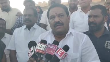 ಬಾಗೇಪಲ್ಲಿ: ನಗರದಲ್ಲಿ ಹೆಲ್ಮೆಟ್ ಧರಿಸದೆ ವಾಹನ ಚಾಲನೆ ಮಾಡಿದರೆ ಪೊಲೀಸರು ಹಿಡಿದಾಗ ದಯವಿಟ್ಟು ಯಾರು ನನಗೆ ಕರೆ ಮಾಡಬೇಡಿ ಎಂದ ಶಾಸಕ ಸುಬ್ಬಾರೆಡ್ಡಿ