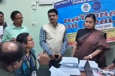 ময়না: লোক আদালতে তমলুকে বিচারকের ভূমিকায় বিশেষভাবে সক্ষম মহিলা! মামলা উঠল ৩১ হাজারের বেশী