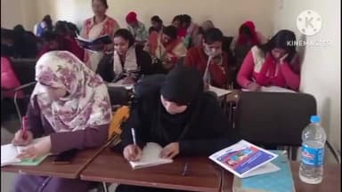 हुसैनगंज: हुसैनगंज प्रखंड मुख्यालय स्थित सेंट्रल बैंक में ब्यूटीशियन कोर्स का प्रशिक्षण शुरू