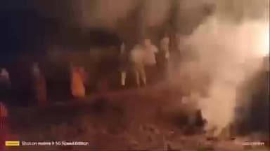 शिवसागर: शिवसागर थाने के सिकरौर गाँव के सिवानों में आग लगने से 6 बीघे से अधिक धान के बोझे सहित पुआल जलकर हुई राख