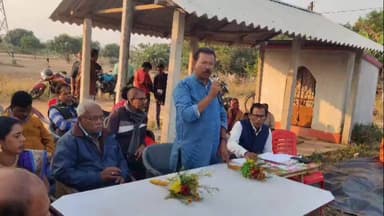 আউশগ্রাম ২: নলবাহিত পানীয় জল পরিষেবা বন্ধ রয়েছে, তৃণমূলের আলোচনা সভায় এমন অভিযোগ তুলে সরব আউশগ্রামের বঙ্গলক্ষ্মীপাড়ার বাসিন্দারা