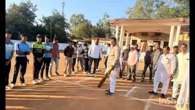 भीमपुर: भीमपुर में विधायक महेंद्र सिंह चौहान ने राज्यस्तरीय क्रिकेट टूर्नामेंट का शुभारंभ किया