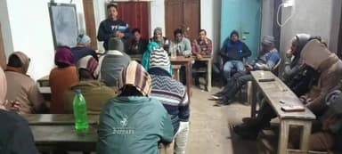 কেশপুর: কেশপুরের মাঝিগড় এলাকায় স্থানীয় তৃণমূল কর্মীদের নিয়ে কর্মী বৈঠক সেরে ফেললেন অঞ্চল সভাপতি