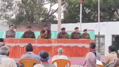 दुर्गावती: मसौढा गांव में पुलिस मैत्री अभियान के तहत थाना अध्यक्ष दुर्गावती ने लोगों को कानूनी अधिकारों की जानकारी दी