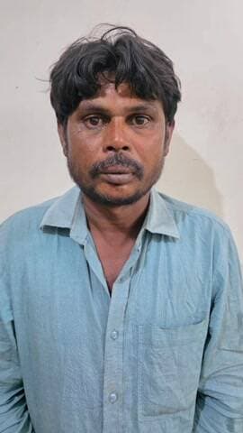 ઉમરગામ: દિવસની ત્રણ ઘરફોડ ચોરીઓના ગુનાઓમાં નાસતા ફરતા રીઢા આરોપીને રાજકોટ ખાતેથી ઝડપી પાડતી વલસાડ LCB ની ટીમ