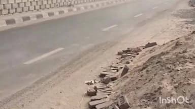 গলসি ১: গলসি ১৯ নম্বর জাতীয় সড়কে উড়ছে ধুলো, যার জেরে সমস্যায় মোটরবাইক চালক থেকে স্থানীয়রা