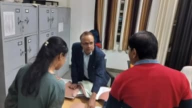 तालेड़ा: तालेड़ा उपखंड अधिकारी कार्यालय का संभागीय आयुक्त ने किया निरीक्षण