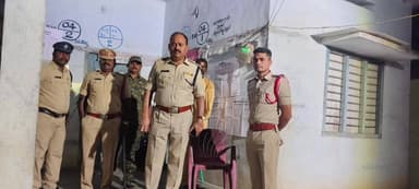 చివ్వెంల: ప్రశాంత వాతావరణంలోనే పోలింగ్ జరగాలి:చివ్వెంలలో అడిషనల్ ఎస్పీ రవీందర్ రెడ్డి