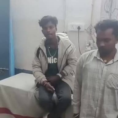 जोगापट्टी: हरपुरवा में तेज रफ्तार बाइक की टक्कर से तीन युवक गंभीर रूप से घायल, जीएमसीएच रेफर