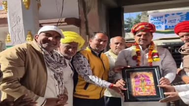 गढ़बोर: नवलगढ़ विधायक विक्रम सिंह शेखावत ने चारभुजा नाथ के दर्शन किए, कार्यकर्ताओं से 'चाय पर चर्चा' की