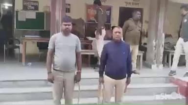 मधेपुर: बाथ गांव में टेम्पो की टक्कर से नवादा गांव के दो युवक घायल, एक रेफर, परसा गांव का नशे में धुत चालक गिरफ्तार