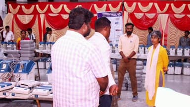 செங்கல்பட்டு: மறைமலைநகரில் மின்னணு வாக்குப்பதிவு இயந்திரங்கள் சரிபார்ப்பு பணியினை மாவட்ட ஆட்சியர் சினேகா ஆய்வு செய்தார்