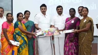 நாமக்கல்: சென்னை ஜவஹர்லால் நேரு உள்விளையாட்டு அரங்கில் தமிழ்நாட்டின் சாதனை பெண்களின் மாபெரும் வெற்றி கொண்டாட்டம்