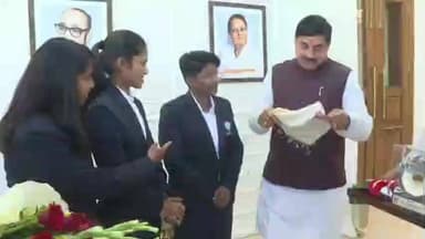 बैरसिया: दृष्टिबाधित महिला टी-20 विश्व कप 2025 विजेता खिलाड़ियों ने भोपाल में सीएम मोहन यादव से भेंट की