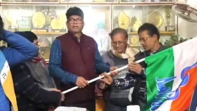 সামশেরগঞ্জ: সামশেরগঞ্জে তৃণমূলের দখল আরও মজবুত, পতাকা বদলে নতুন বার্তা রাজনীতিতে