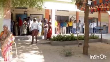 గీసుగొండ: జిల్లా వ్యాప్తంగా ప్రారంభమైన రెండవ దశ ఎన్నికల పోలింగ్