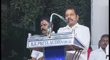 தண்டையார்பேட்டை: புதுவண்ணாரப்பேட்டை ஏ இ கோயில் தெரு டிடிவி தினகரன் 63வது பிறந்த நாளை முன்னிட்டு பொதுக்கூட்டம் நல திட்டங்கள் வழங்கப்பட்டது.