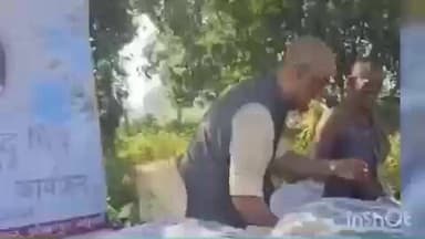 झंझारपुर: नरुआर निवासी गंगा बाबू की 11वीं पुण्यतिथि पर कथना-मोहनपुर गांव में 151 महादलितों को कंबल वितरित