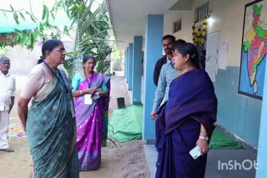 నల్లబెల్లి: నల్లబెల్లి మండలంలో హరిత పోలింగ్ కేంద్రాన్ని పరిశీలించిన జిల్లా కలెక్టర్