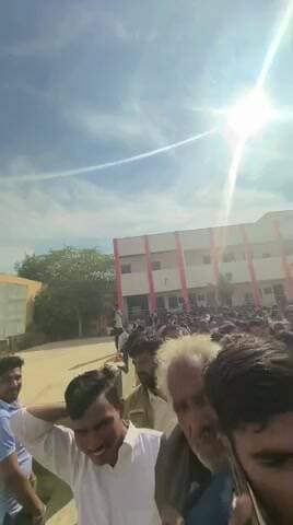 लूणकरणसर में यूरियां के लिए भयंकर भीड़