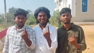 పిట్లం: పిట్లం మండలంలో తొలిసారి ఓటు హక్కును వినియోగించుకుంటున్న యువత, ఉదయం నుంచి పోలింగ్ కేంద్రాలు కిటకిటలాడాయి