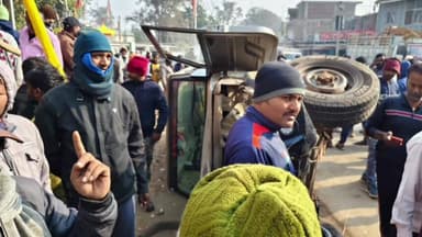 कुडू: कुडू ब्लॉक मोड़ पर बोलेरो ने 2 लोगों को कुचला, दोनों की मौत, चालक घायल, गाड़ी ज़ब्त