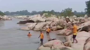 ରାଉରକେଲା ମ୍ୟୁନିସିପାଲଟି: ପର୍ଯ୍ୟଟନ ସ୍ଥଳୀ କନାକୁଣ୍ଡରେ ପାଣିରେ ବୁଡ଼ି ରାଉରକେଲା ଏନ୍ ଆଇଟିର
ପି ଏଚ ଡି ଛାତ୍ର ନିଖୋଜ ଘଟଣା, ଆଜି ବି ଉଦ୍ଧାର କାର୍ଯ୍ୟ ଜାରି