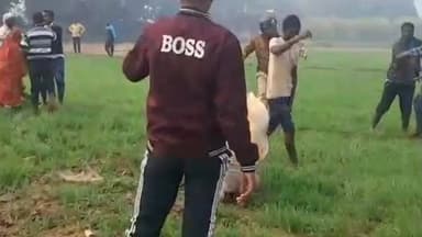 राजातालाब: परमंदापुर गांव में जमीनी विवाद को लेकर दो पक्षों में हुई मारपीट, पुलिस मामले की कर रही जांच