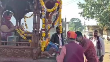 सुवासरा: घसोई में श्री पार्श्वनाथ जी के जन्म कल्याणक महोत्सव पर आनंद धाम तीर्थ से निकली रथ यात्रा, हुई पूजा