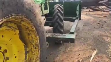 పామర్రు-కురకాళ్లపల్లి రహదారిలో కూలిన భారీ వృక్షం