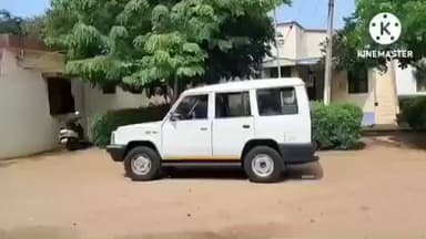 மண்மங்கலம்: குட்டை கடை அருகே கார் மோதி கூட்டத்தில் சென்ற பெண்கள் காயம்