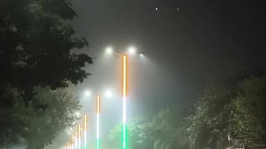 अमरोहा: अमरोहा जिले में शाम होते ही बढ़ी ठंड, आया कोहरा, यातायात प्रभावित, लोग ठंड में ठिठुरे