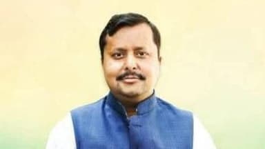 છોટાઉદેપુર: ભાજપના વરિષ્ઠ નેતા નીતિન નવીનજીને BJPના રાષ્ટ્રીય કાર્યકારી અધ્યક્ષ તરીકે નિયુક્તિ બદલ અભિનંદન અને શુભકામનાઓ પાઠવી.