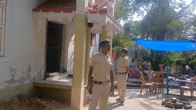 সন্দেশখালি ১: সড়বেড়িয়া এলাকায় ভোলা ঘোষের বাড়িতে বসানো হলো পুলিশ পিকেট