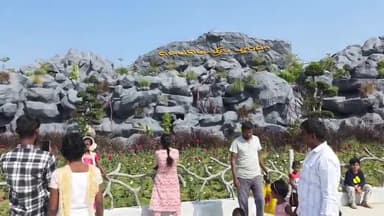 கோவை தெற்கு: காந்திபுரம் செம்மொழி பூங்காவை பார்வையிட ஆயிரக்கணக்கான பொதுமக்கள் வருகை புரிந்தனர்