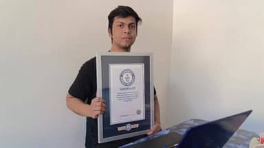 বারাসাত ১: ঘুষি মেরে গিনেস বুকে বারাসাতের দিব্যজ্যোতি