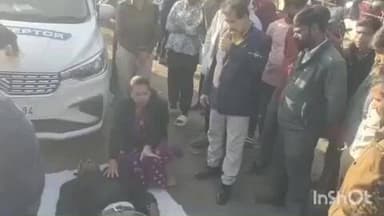 बुढ़ार: बुढार के श्रीवास्तव तिराहा के पास यातायात पुलिस ने लोगों को दिया सीपीआर प्रशिक्षण, किया जागरूक