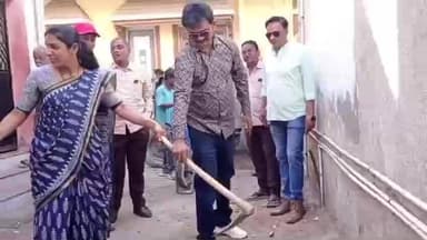 ધોળકા: ધોળકા ખાતે ડબગરવાડમાં સી. સી. રોડનું કામ શરૂ કરાયું, નગરપાલિકા કારોબારી ચેરમેન કિંજલબેન જોષી હાજર રહ્યા