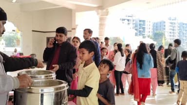 नगड़ी: पुंदाग के श्री राधा-कृष्ण प्रणामी मंदिर में 242वें महाप्रसाद का वितरण हुआ