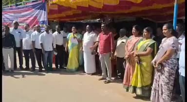 நாகப்பட்டினம்: அரசு ஊழியர் சங்க கட்டிட முன்பு ஜாக்டோ ஜியோ கூட்டமைப்பின் சார்பில் 10 அம்ச கோரிக்கையினை வலியுறுத்தி உண்ணாவிரதம்