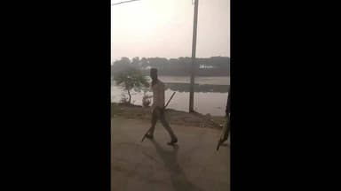 पथरिया: किशुनगंज में पुरानी रंजिश के चलते दो पक्षों में लाठी-डंडों से मारपीट, वीडियो वायरल